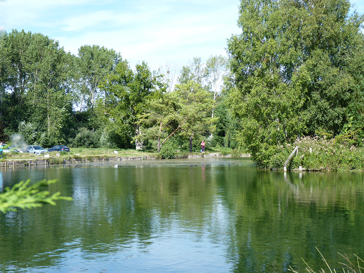 étang pêche val ferman été